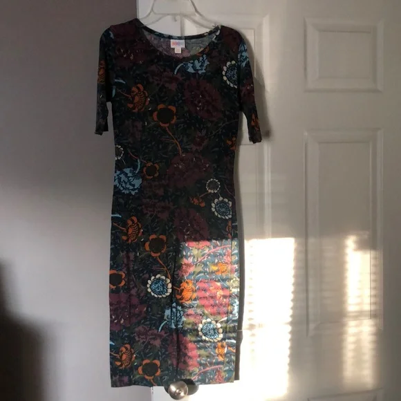 Cute dress - Picture 1 of 4